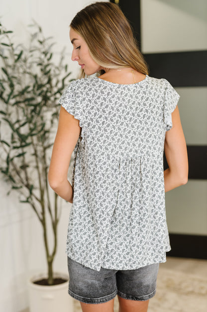 Killo Bloom Service V-Neck Blouse – Ivory Elegance